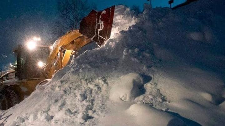 متزلج نمساوي ظلّ 5 ساعات تحت الثلوج الكثيفة وخرج حياً