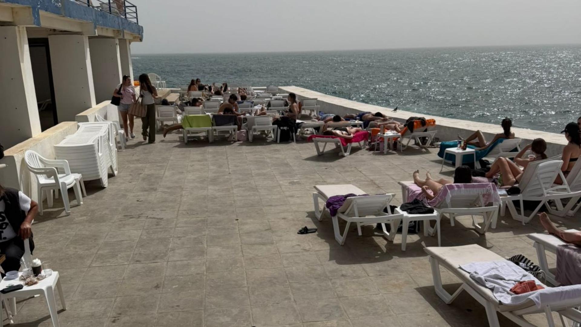 بالصور: "الناس عَالبحر"