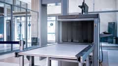 القصة الكاملة للحقائب الإيرانية في المطار!