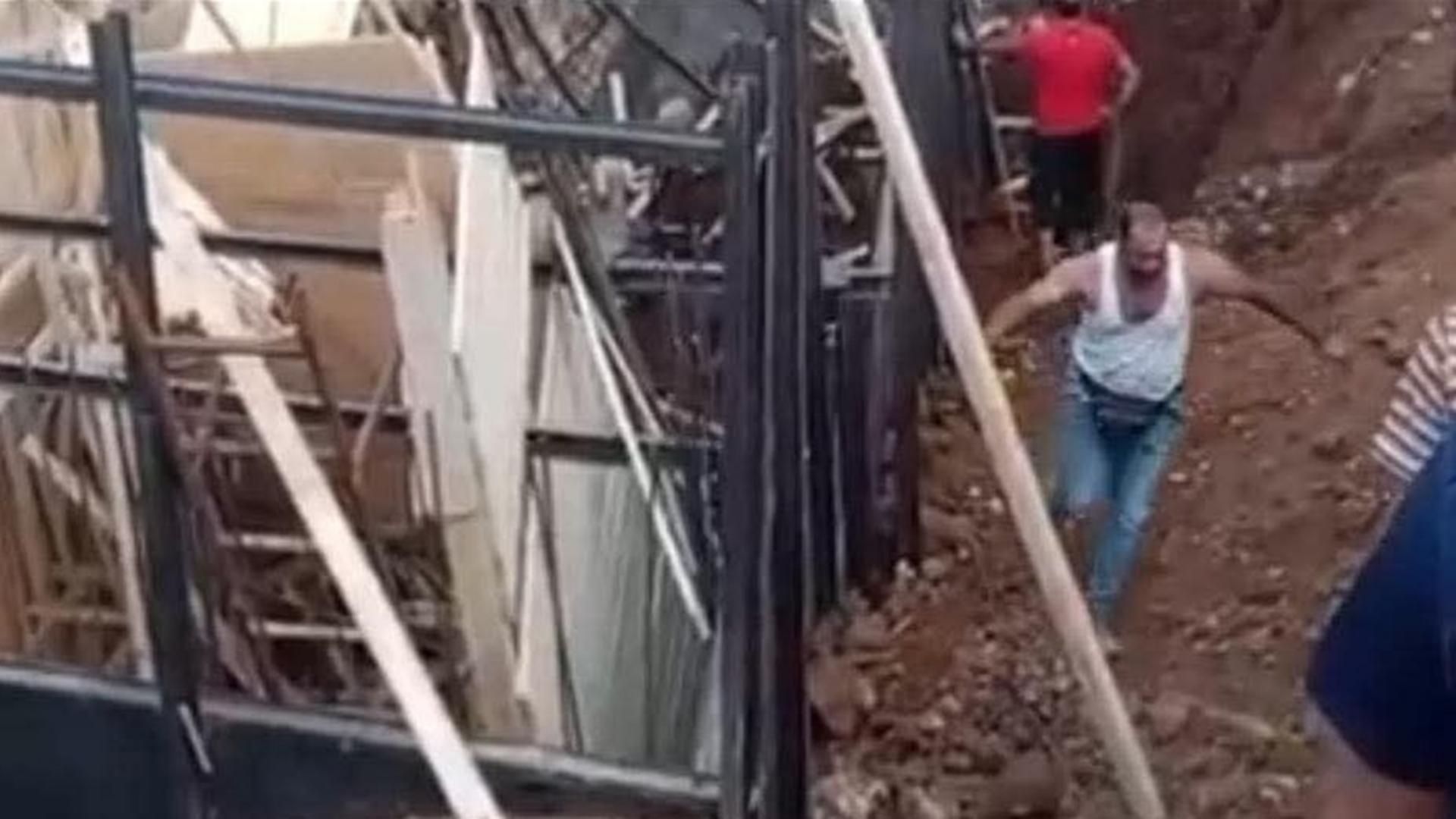 بالصّور: انهيار سقف في مبنى قيد الإنشاء.. وإنقاذ 7 عمّال