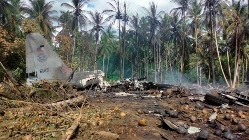 At least 17 killed in Philippines troop plane crash
