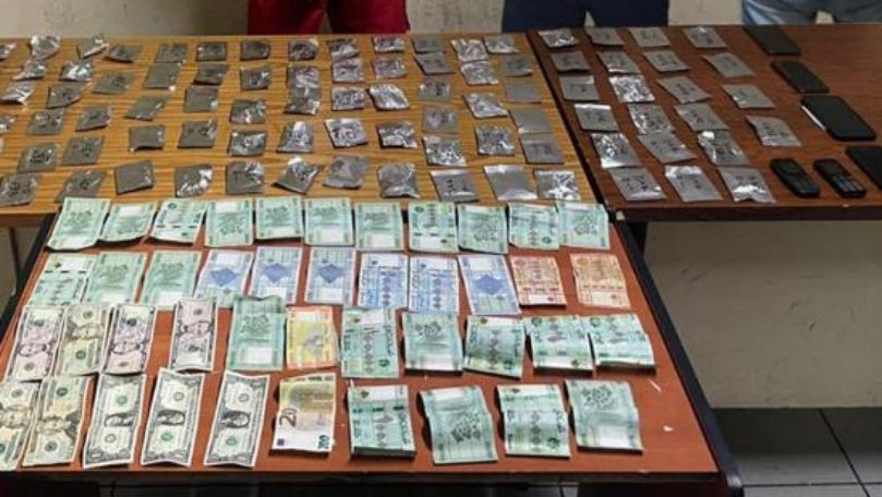 ضبط يُروّج المخدّرات... بالجرم المشهود