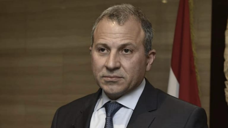 سلام يحجز لباسيل مقعده خارج السلطة "One Way Ticket"