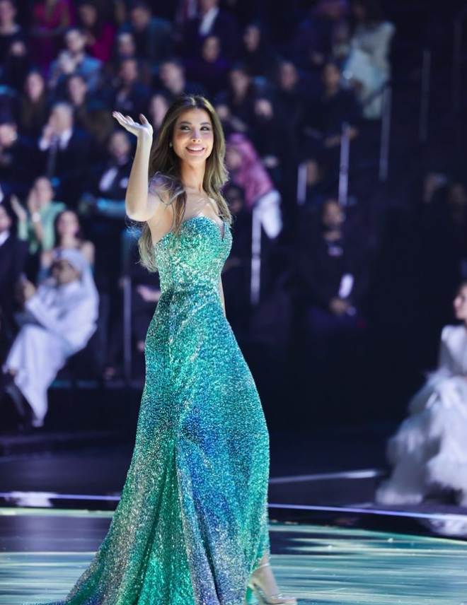 جيلبير حداد... مصمّم الحفلات الذي أضفى سحرًا على عرض إيلي صعب في الرياض