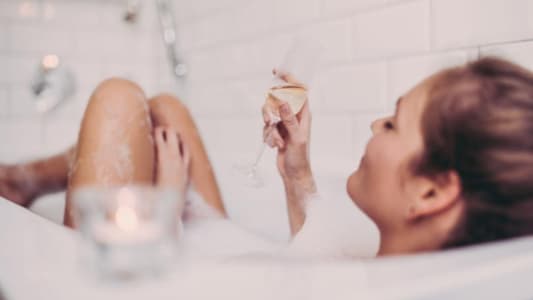 7 Surprising Reasons Baths Are Better for Your Health Than Showers
