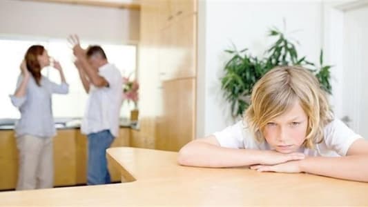 ابتعاد الأطفال عن الأب بعد الطلاق قد يصيبهم بالاكئتاب