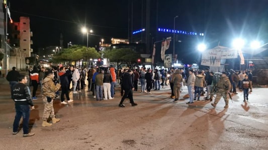 Watch: Protesters block Elia roundabout in Sidon - MTV Lebanon