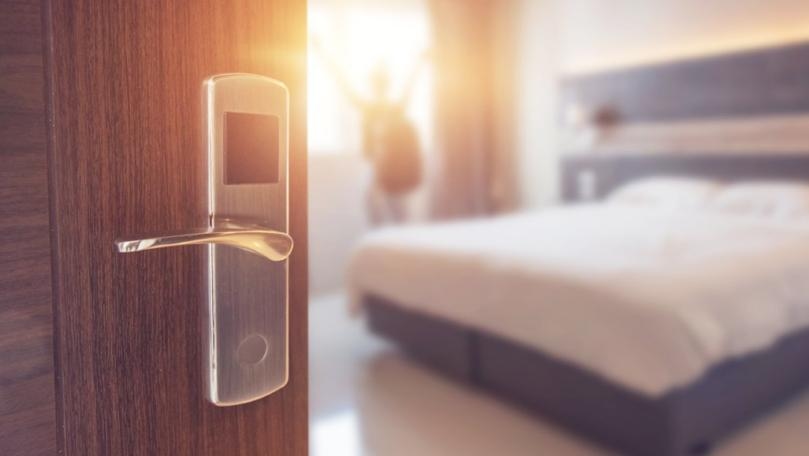 4 Ways To Tell If There Are Hidden Cameras In Your Airbnb