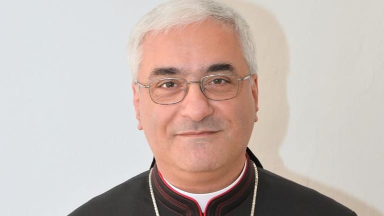 المطران بولس عبد الساتر و"لاهوت التحرير"... الكنيسة تثور وتستعيد لبنان الحقيقة!