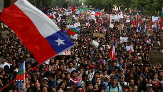 تظاهرات مؤيّدة ومناهضة لاعتماد دستور جديد في تشيلي