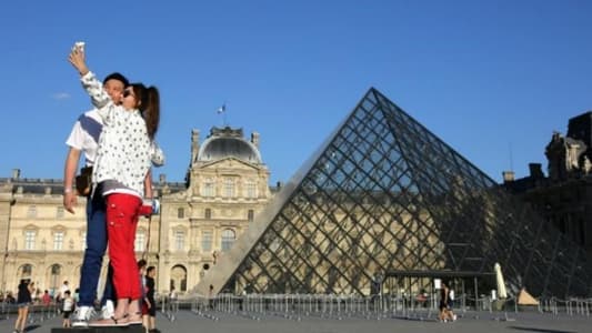 عدد السياح في فرنسا تضاءل بسبب "كورونا"