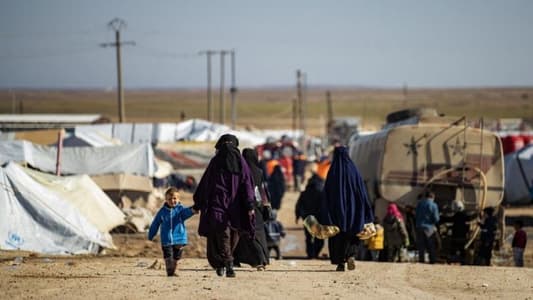 معلومات mtv: عدد من العائلات السورية نزحت من مخيمات في عكار الى احد المخيمات في بلدة العين في البقاع الشمالي وقد أتت توجيهات من المحافظ بإعادتهم من حيث أتوا