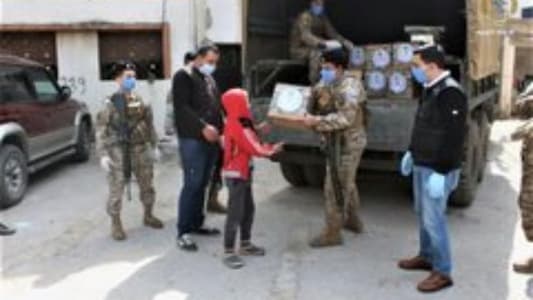 الجيش وزّع نحو 500 حصة غذائية لعدد من العائلات في طرابلس 