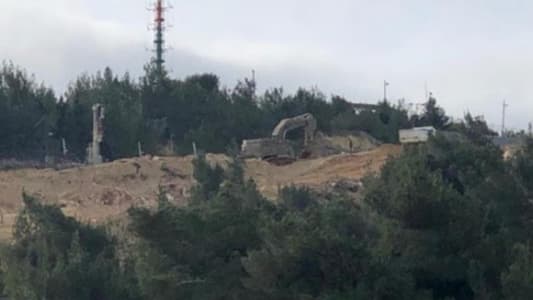 الجيش الاسرائيلي وضع كاميرات تجسس جديدة على الأبراج فوق الجدار الإسمنتي مقابل العديسة وكفركلا