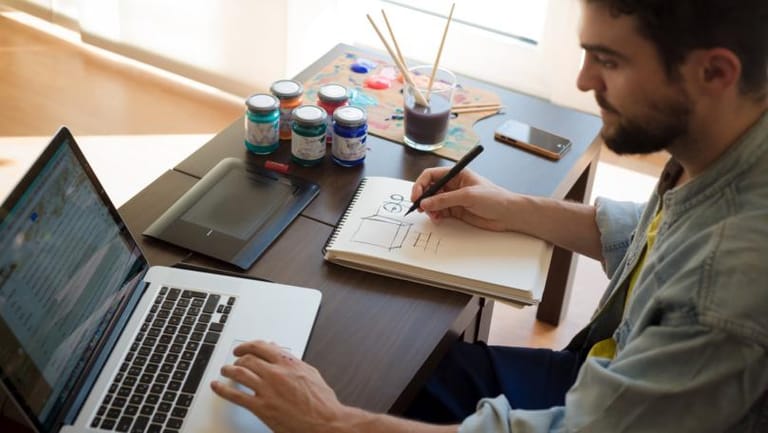 مخاطر إلكترونية ستواجهها الشركات بسبب عمل الموظفين من المنزل