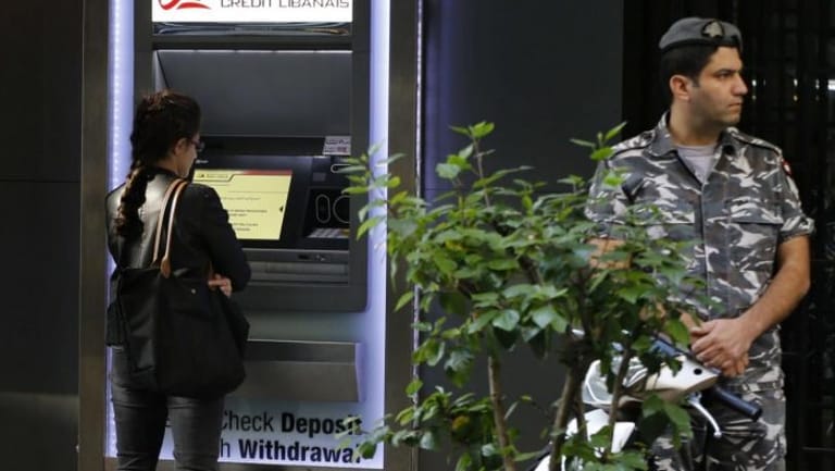 نيسان 2016... نقطة تحوّل في انهيار النظام المصرفي