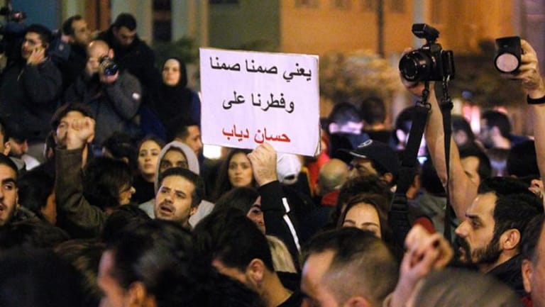 دياب يوقف أيضاً تسديد "ديونه"!