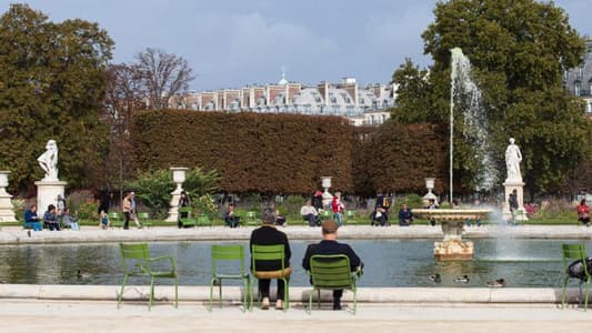 بلدية فرنسية تمنع الجلوس على المقاعد العامة أكثر من دقيقتين