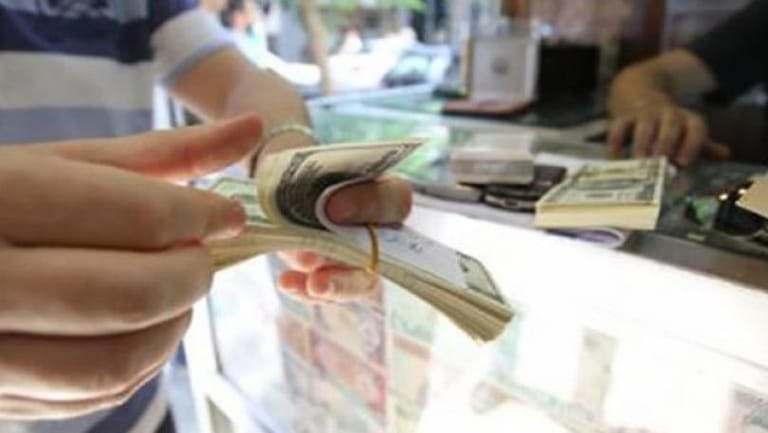 التحويلات من الخارج: لا دولار بعد اليوم