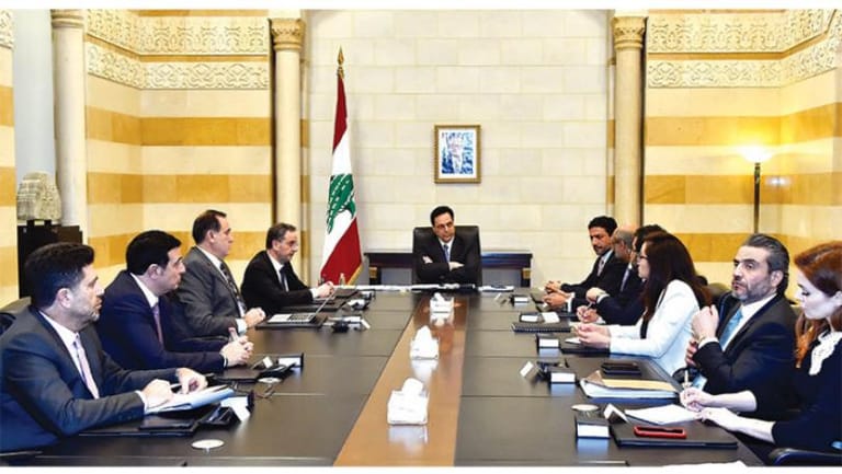 حكومة دياب بين عاصفتين!