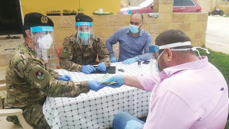 خطة لحماية المساعدات من "فيروس المحسوبيات"