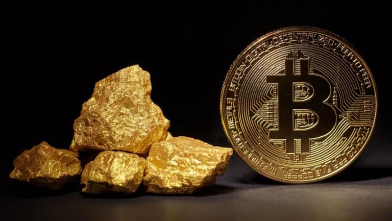 Bitcoin Overtakes Gold to Become the Best Performing Asset of 2020