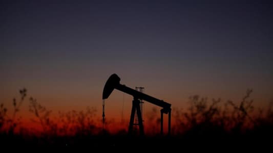 Oil prices fall as U.S. fuel demand remains weak