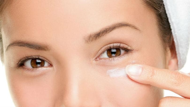 Puffy eyes - big skincare mistake that can make your eyes puffy