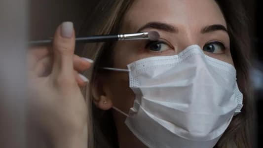 Makeup and Face Masks: Tips for the New Normal