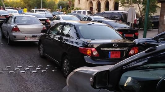 تجمع لسائقي السيارات العمومية أمام "الداخلية" للمطالبة برفع تعرفة النقل 