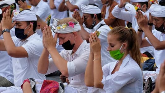 Bali holds mass prayers for reopening from coronavirus lockdown