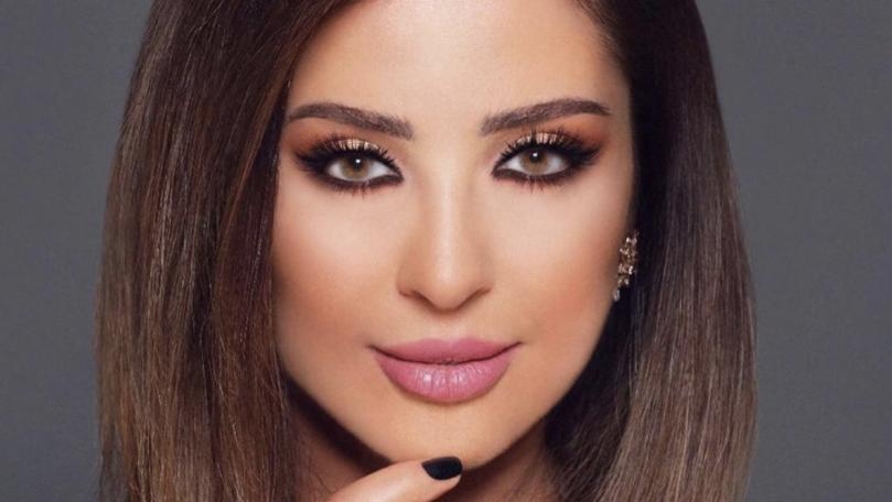 وفاء الكيلاني تشنّ هجوماً على الصحافيين والمصوّرين في جنازة رجاء الجداوي