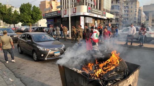 Protesters block EDL’s Sidon branch road against ailing living conditions