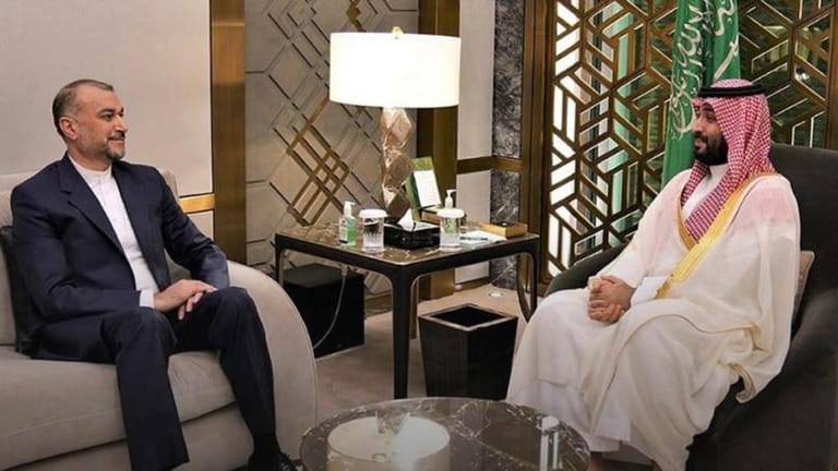 تزاوج العقائدية والبراغماتية الإيرانية... هل هو شرك خادع أم جزء من الصفقة الكبرى؟