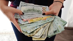 كيف تُسهّل الدولة قبض النواب الخاضعين للعقوبات رواتبهم؟