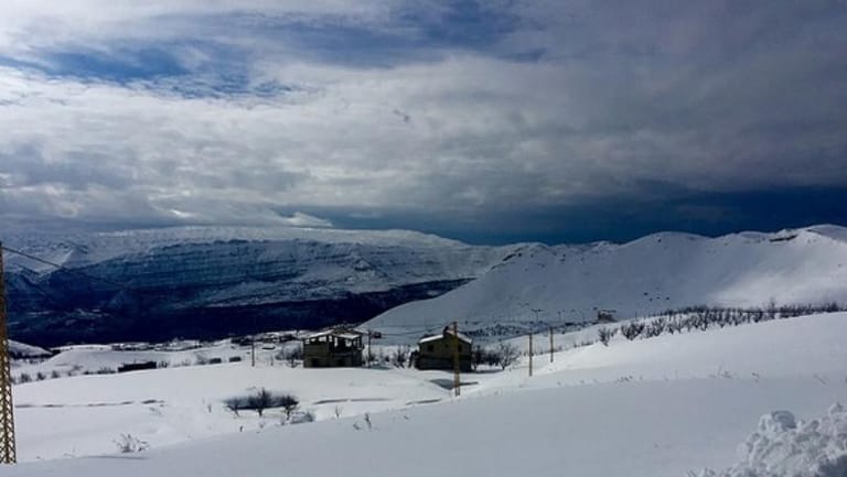 العاصفة بدأت: الثلوج على الـ 900 متر!