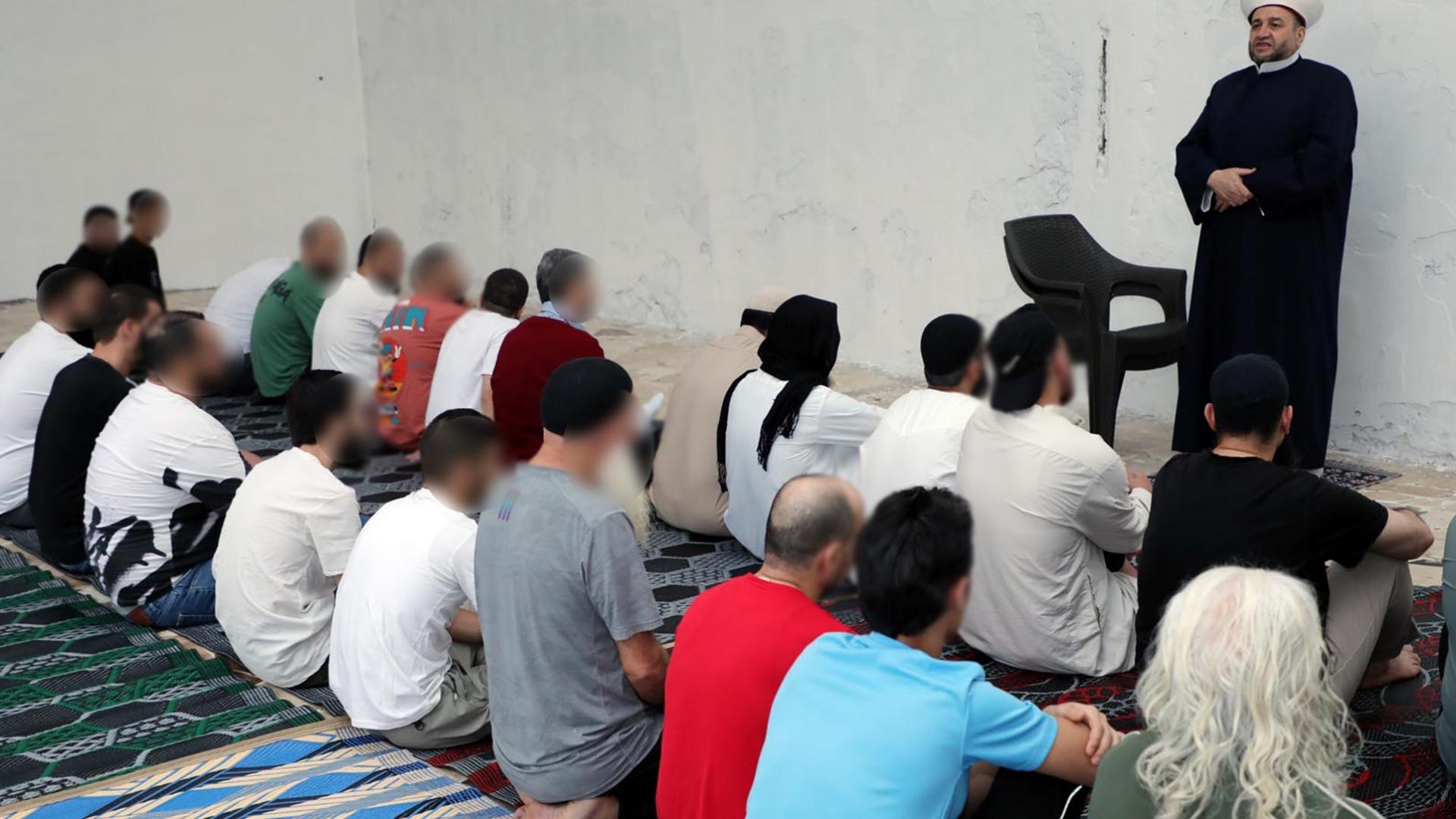 Photos: Eid al-Adha prayer at Roumieh Prison