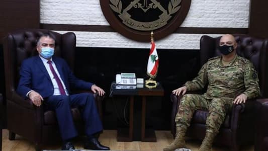 Army Commander meets with Lebanese ambassador to Algeria