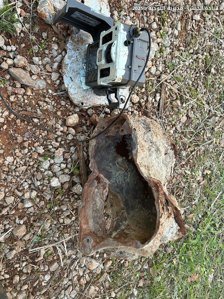 بالصور: تفكيك جهازَي تجسس... وتحذير من الجيش