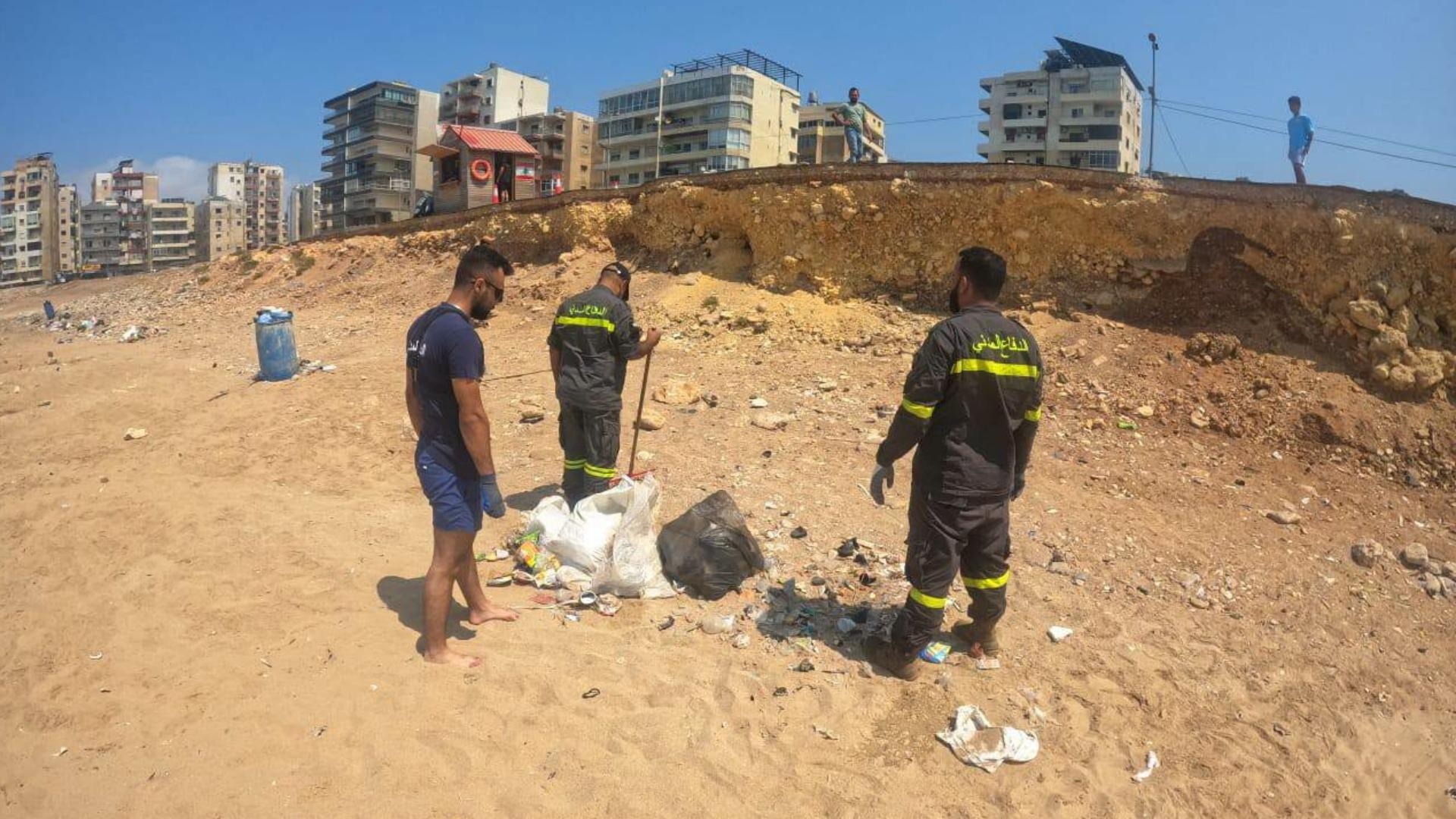 بالصّور: من الشّمال إلى الجنوب... الدفاع المدنيّ يُواكب تنظيف الشاطئ