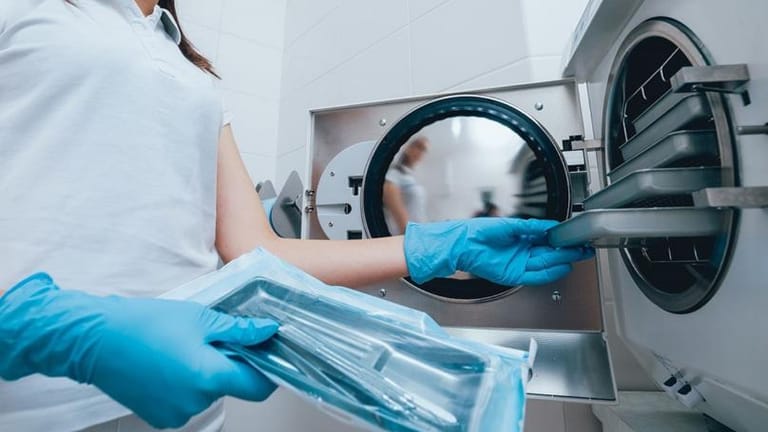 المستلزمات الطبية: عبء فوق عبء