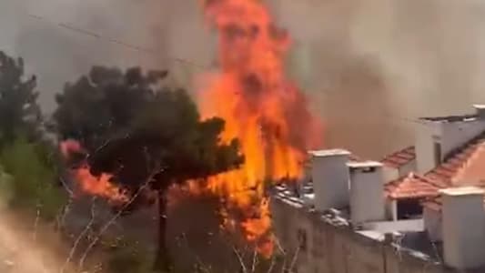 Watch: The Fire Reaches the Outskirts of Homes