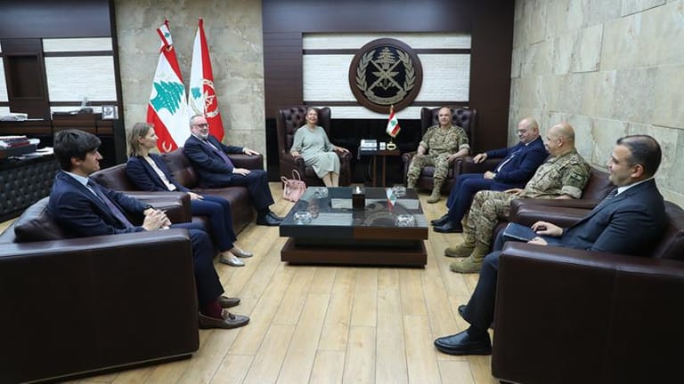 استقبالات قائد الجيش في اليرزة