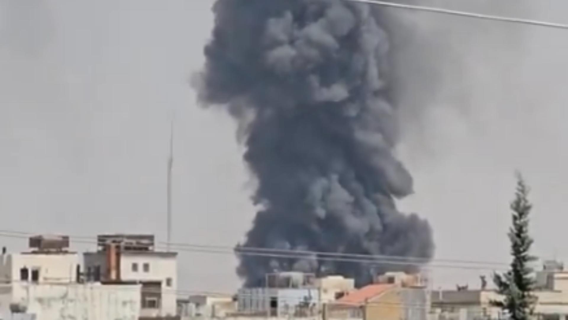 بالفيديو: غارات عنيفة على شيراز بإيران