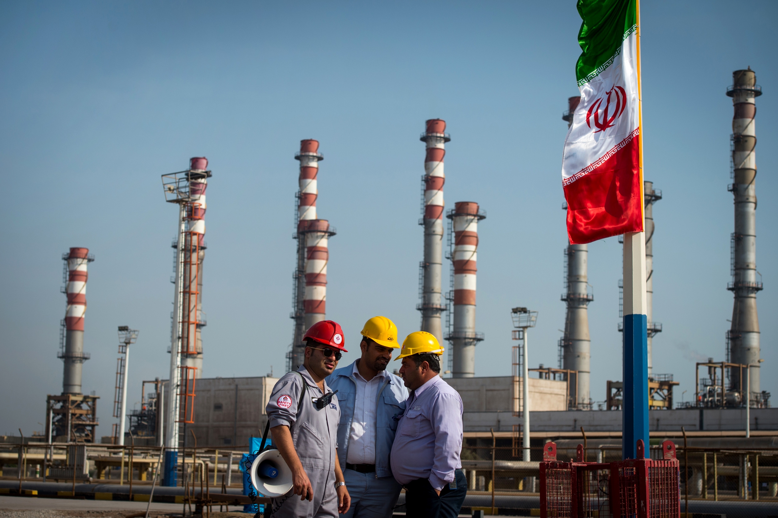 Iran's oil output, exports rise as Washington, Tehran talk