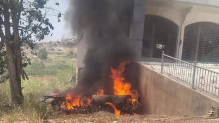 بالصّور: غارة على سيارة وسقوط شهيد وجريحين