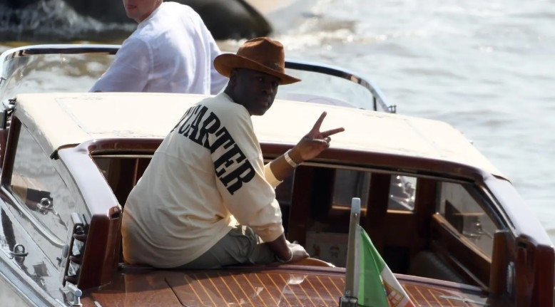 بدء توافد ضيوف زفاف جيف بيزوس... وظهور لافت لإيفانكا ترامب وابنتها!