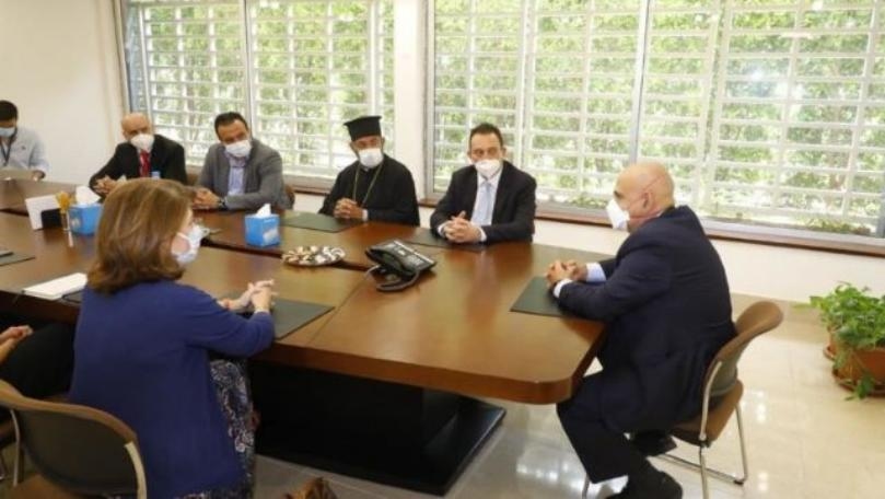 Greek Deputy Foreign Minister visits St. George's Hospital