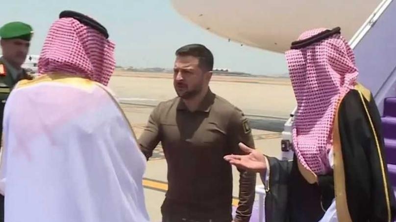مُشاركة زيلينسكي في القمّة العربيّة... رسائل مشفّرة