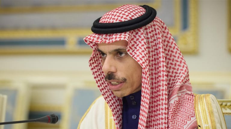 وزير الخارجية السعودية رداً على سؤال حول إمكانية تطبيع العلاقات مع إسرائيل: الأولوية الآن للتوصل إلى وقف لإطلاق النار في غزة